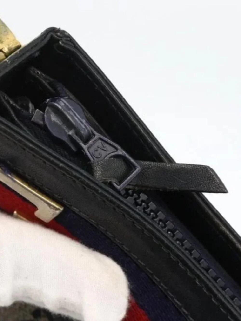 Gucci brand	gucci color	navy